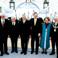 Bundespräsident Roman Herzog bei der Eroeffnung 1996 (vorne: 1. v. li.)
