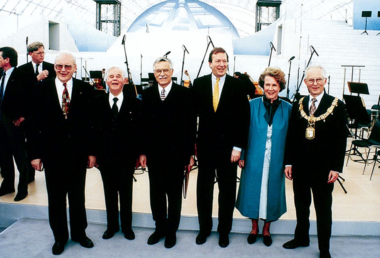 Bundespräsident Roman Herzog bei der Eroeffnung 1996 (vorne: 1. v. li.)