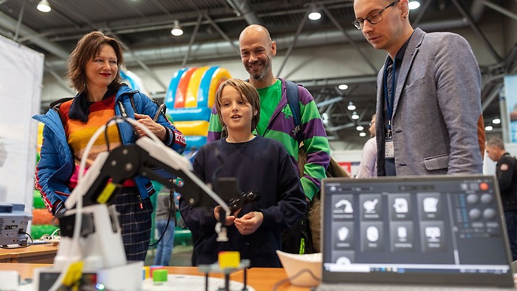 Spannende Mitmachangebote für Schülerinnen und Schüler auf der modell-hobby-spiel