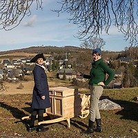 Johanna Kaden und Juliane Kröner, Geschäftsführerin der Seiffener Drechslergenossenschaft Dregeno. Quelle: Dregeno Johanna Kaden und Juliane Kröner, Geschäftsführerin der Seiffener Drechslergenossenschaft Dregeno. Quelle: Dregeno