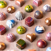 Große bunte Pralinenauswahl