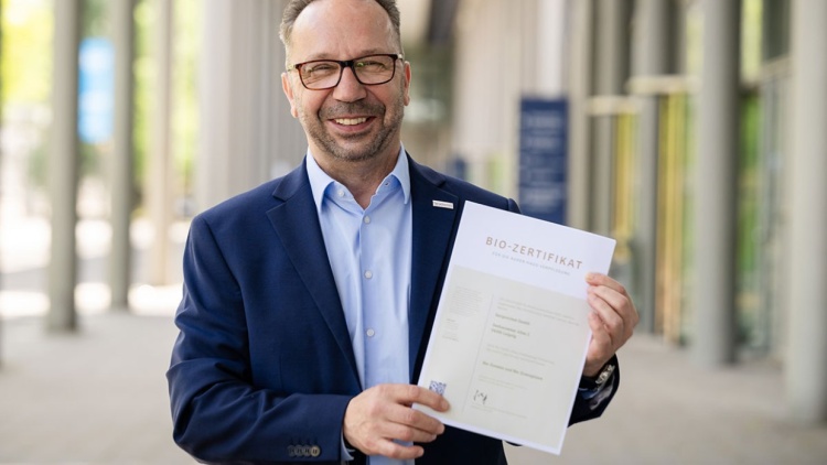 fairgourmet: Detlev Knaack mit der Bio-Zertifizierung 