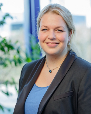 Frau Jennifer Nellessen